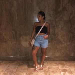 Meet your Posher, Arianna